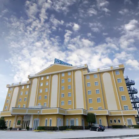 Otel Piramidi Torri di Quartesolo