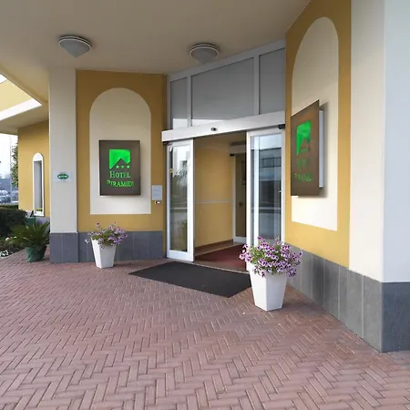 Piramidi Hotel 3*