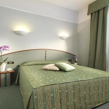 Piramidi Hotel 3*