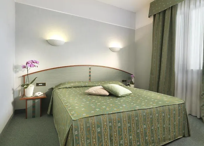 Piramidi Hotel 3*